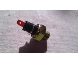 Snímač tlaku oleja