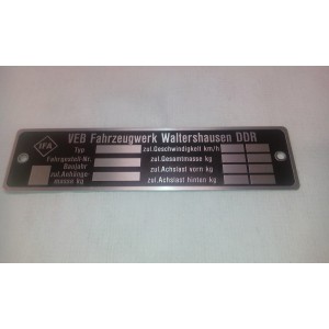 Štítok technických parametrov M25